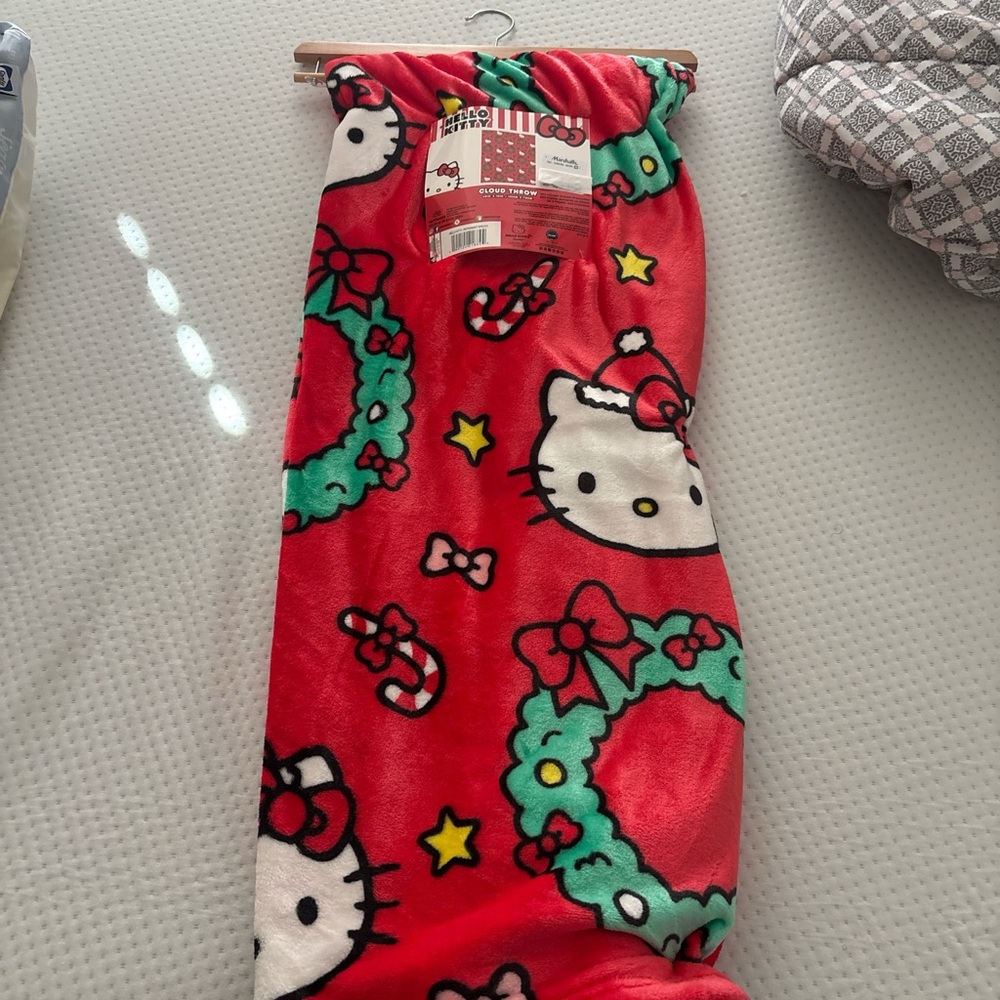Hello Kitty Red and Green Christmas Blanket